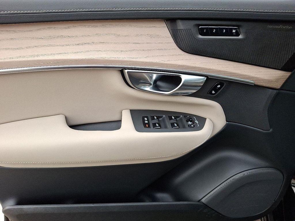 used 2025 Volvo XC90 Plug-In Hybrid car, priced at $73,000