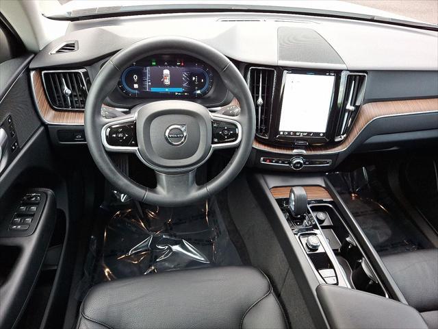 used 2023 Volvo XC60 car, priced at $37,126