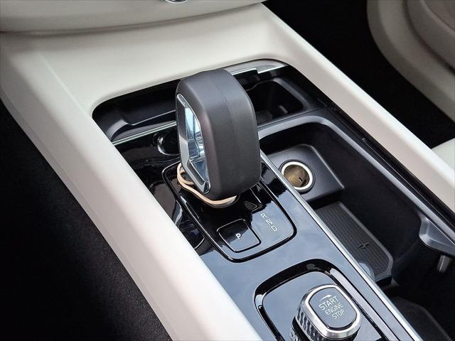 new 2025 Volvo XC60 car, priced at $55,360
