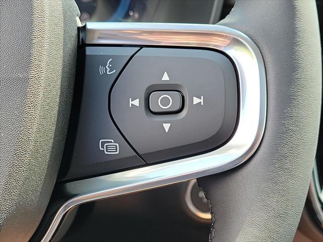 new 2025 Volvo XC40 car, priced at $48,315