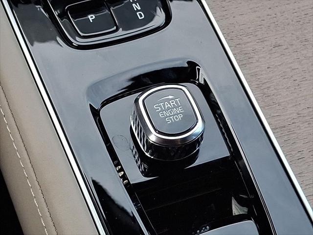 new 2025 Volvo XC90 car, priced at $72,105