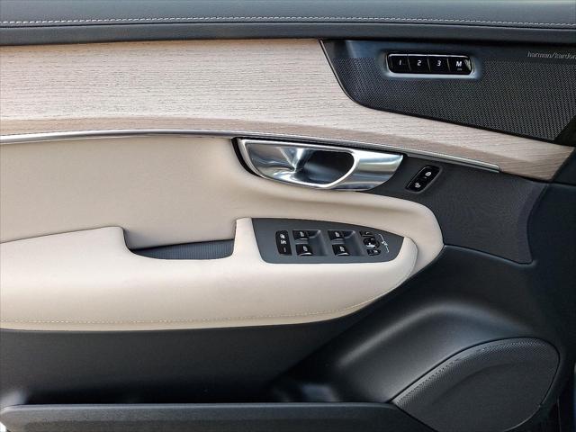 new 2025 Volvo XC90 car, priced at $72,105
