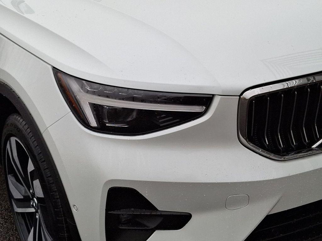 new 2025 Volvo XC40 car, priced at $49,040