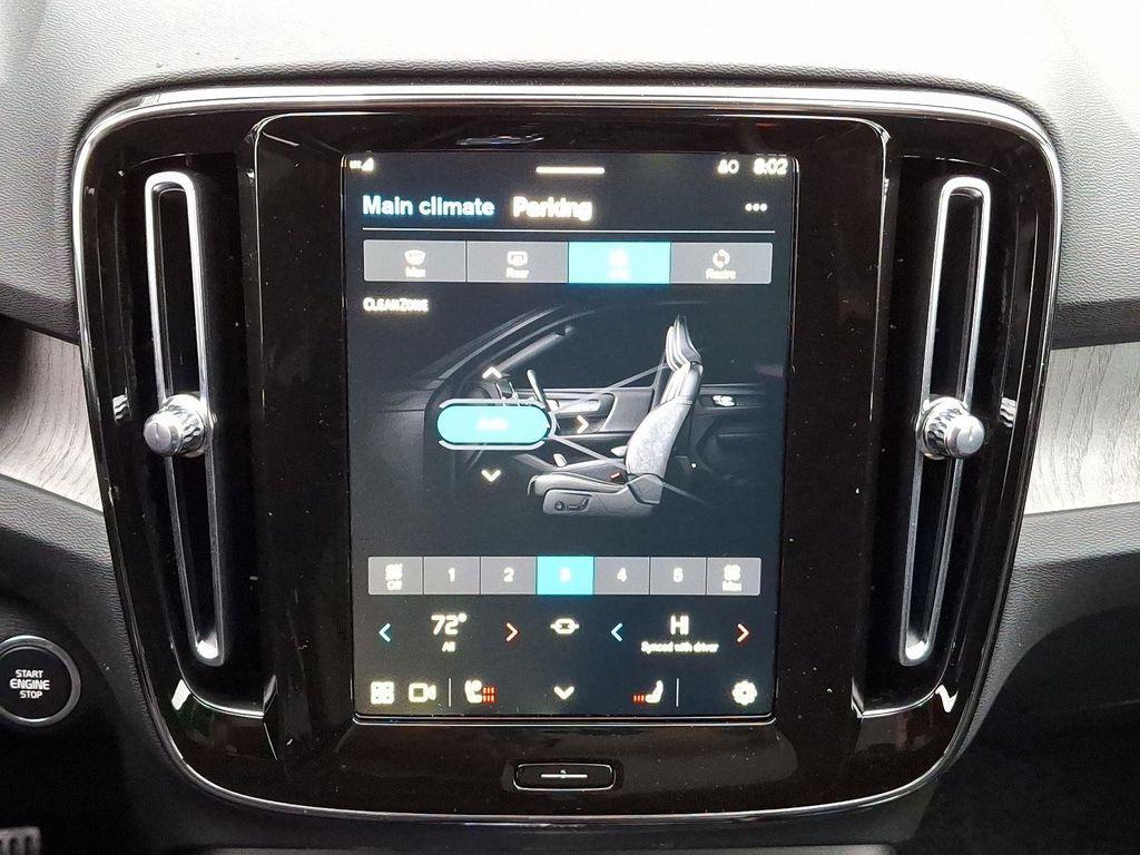 new 2025 Volvo XC40 car, priced at $49,040