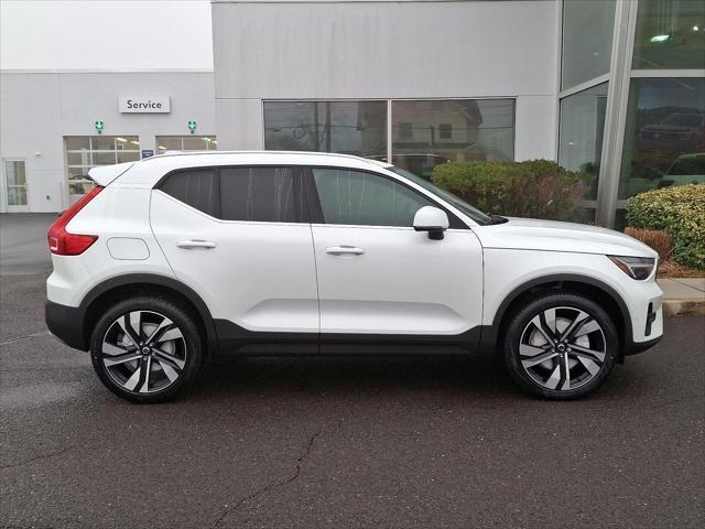 new 2025 Volvo XC40 car, priced at $51,040