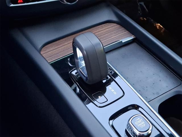 used 2022 Volvo XC60 car, priced at $34,490