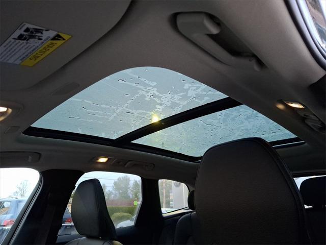 used 2022 Volvo XC60 car, priced at $34,490