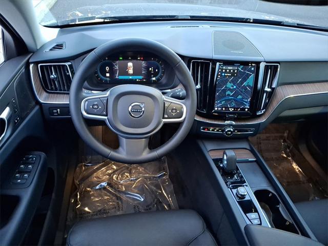 used 2022 Volvo XC60 car, priced at $34,490