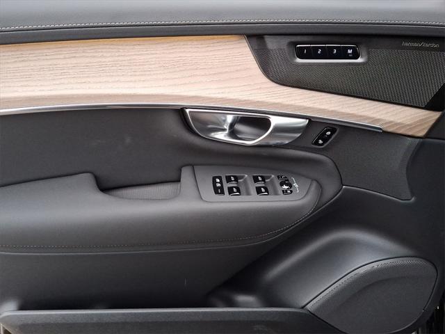 new 2025 Volvo XC90 car, priced at $65,555