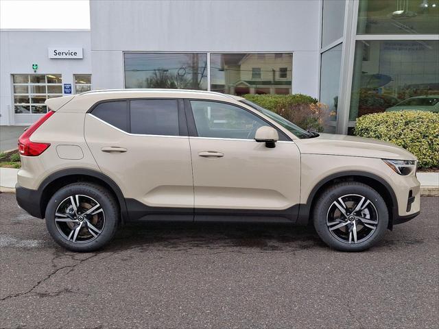 new 2025 Volvo XC40 car, priced at $44,015