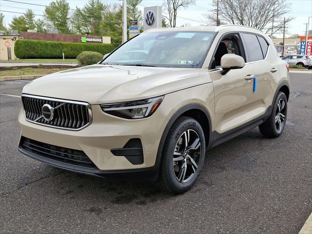 new 2025 Volvo XC40 car, priced at $44,015