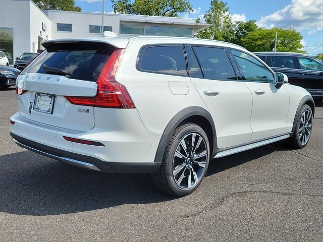 new 2025 Volvo V60 Cross Country car, priced at $58,525