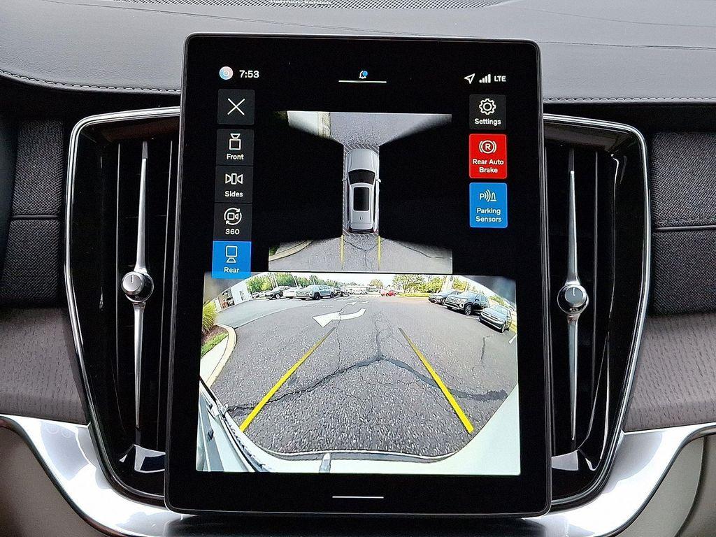 new 2026 Volvo XC90 car, priced at $72,155