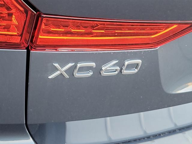 new 2025 Volvo XC60 car, priced at $51,075