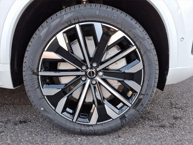 new 2025 Volvo XC90 Plug-In Hybrid car, priced at $82,405