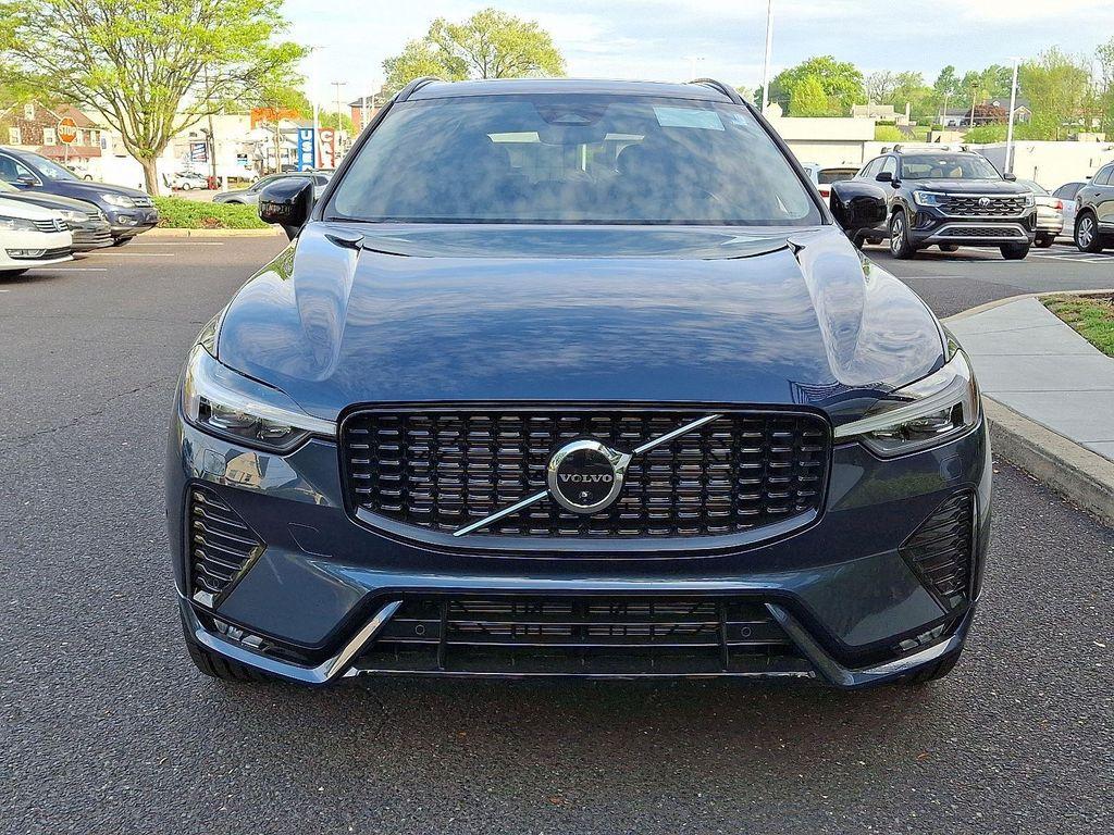 new 2025 Volvo XC60 car, priced at $52,360