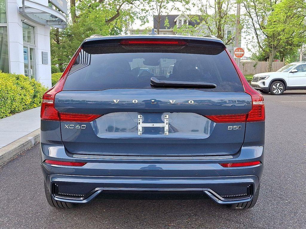 new 2025 Volvo XC60 car, priced at $52,360