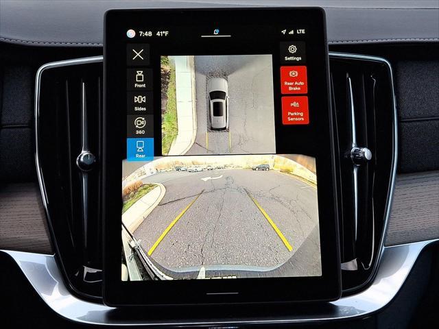 new 2025 Volvo XC90 car, priced at $68,245
