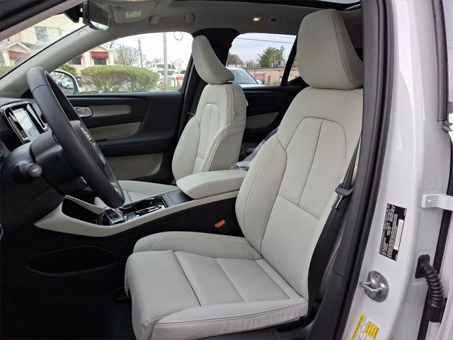 new 2025 Volvo XC40 car, priced at $51,565