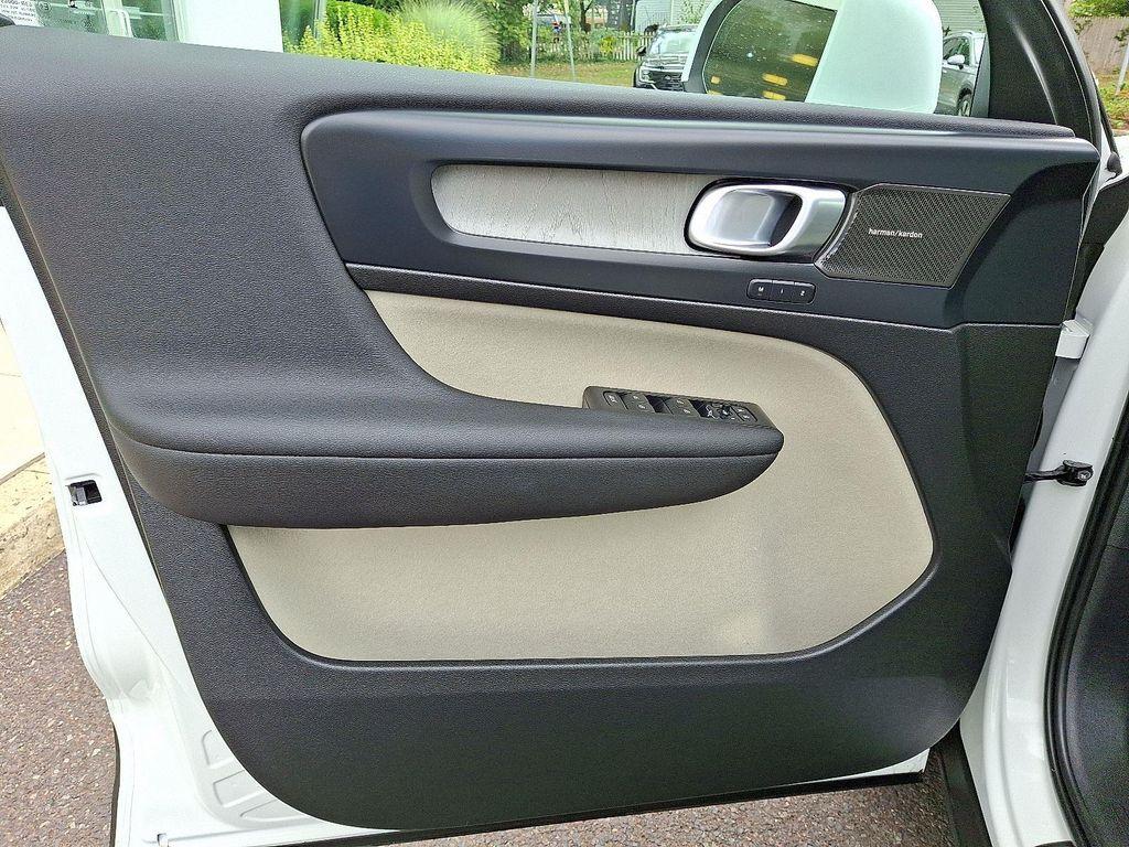 used 2024 Volvo XC40 car, priced at $40,990