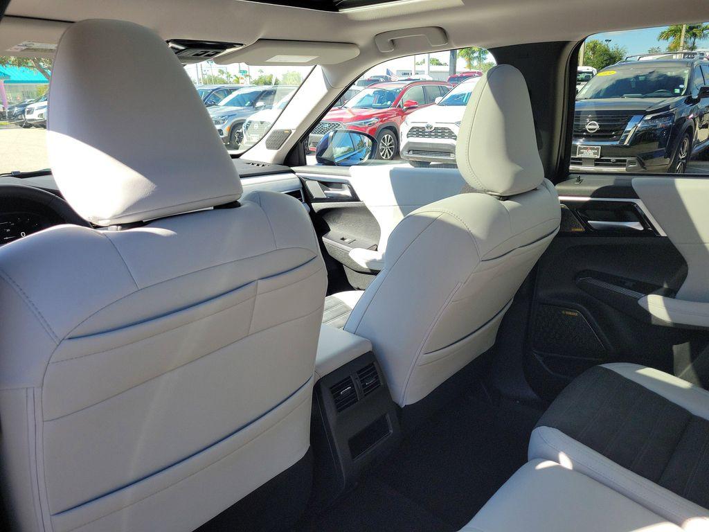 new 2025 Mitsubishi Outlander car, priced at $34,175