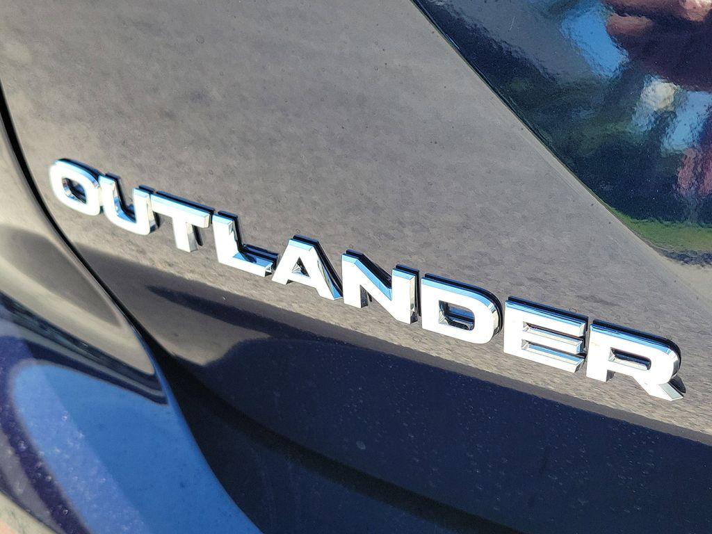 new 2025 Mitsubishi Outlander car, priced at $34,175