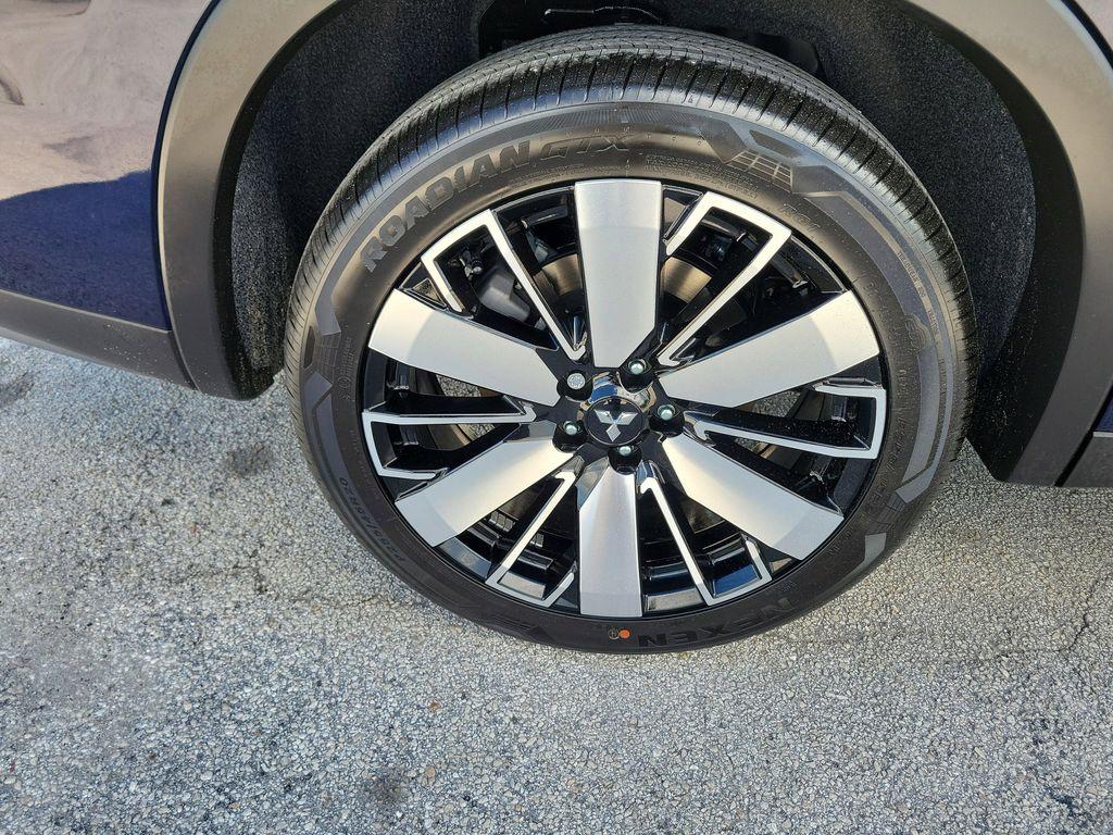 new 2025 Mitsubishi Outlander car, priced at $34,175