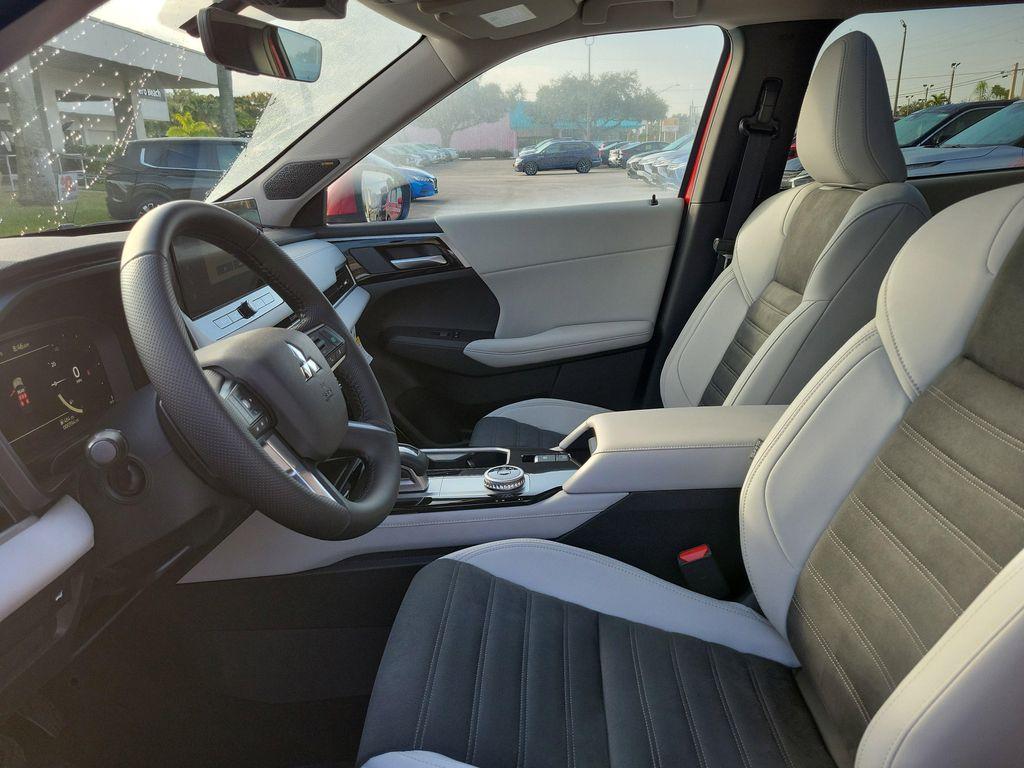 new 2025 Mitsubishi Outlander car, priced at $35,045