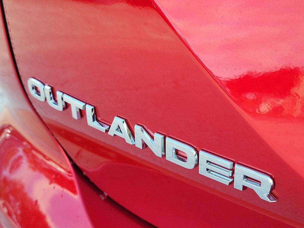 new 2025 Mitsubishi Outlander car, priced at $35,045