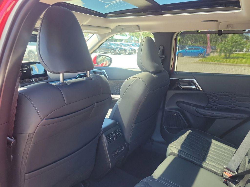 new 2025 Mitsubishi Outlander car, priced at $36,655