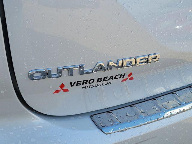 new 2024 Mitsubishi Outlander car, priced at $36,385