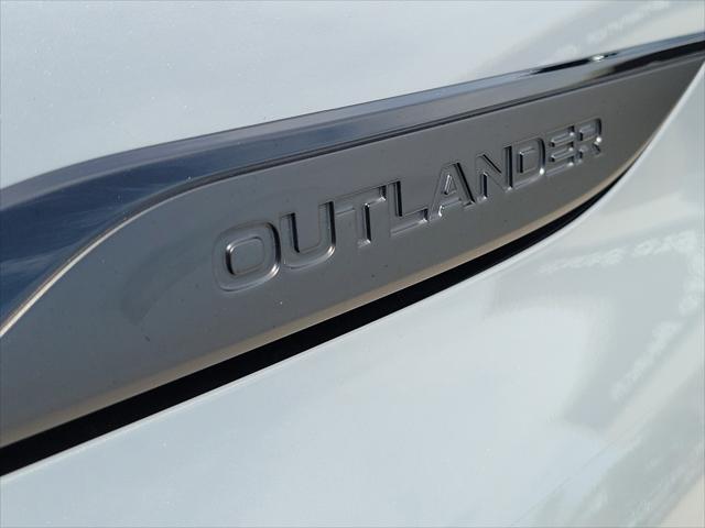 new 2025 Mitsubishi Outlander car, priced at $39,065
