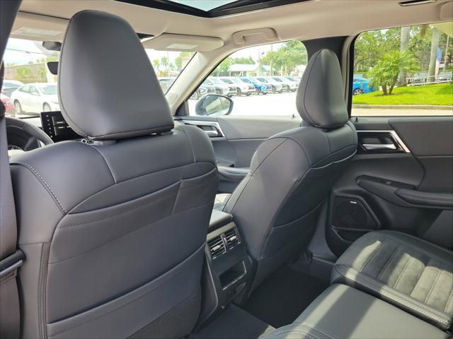 new 2025 Mitsubishi Outlander car, priced at $39,065