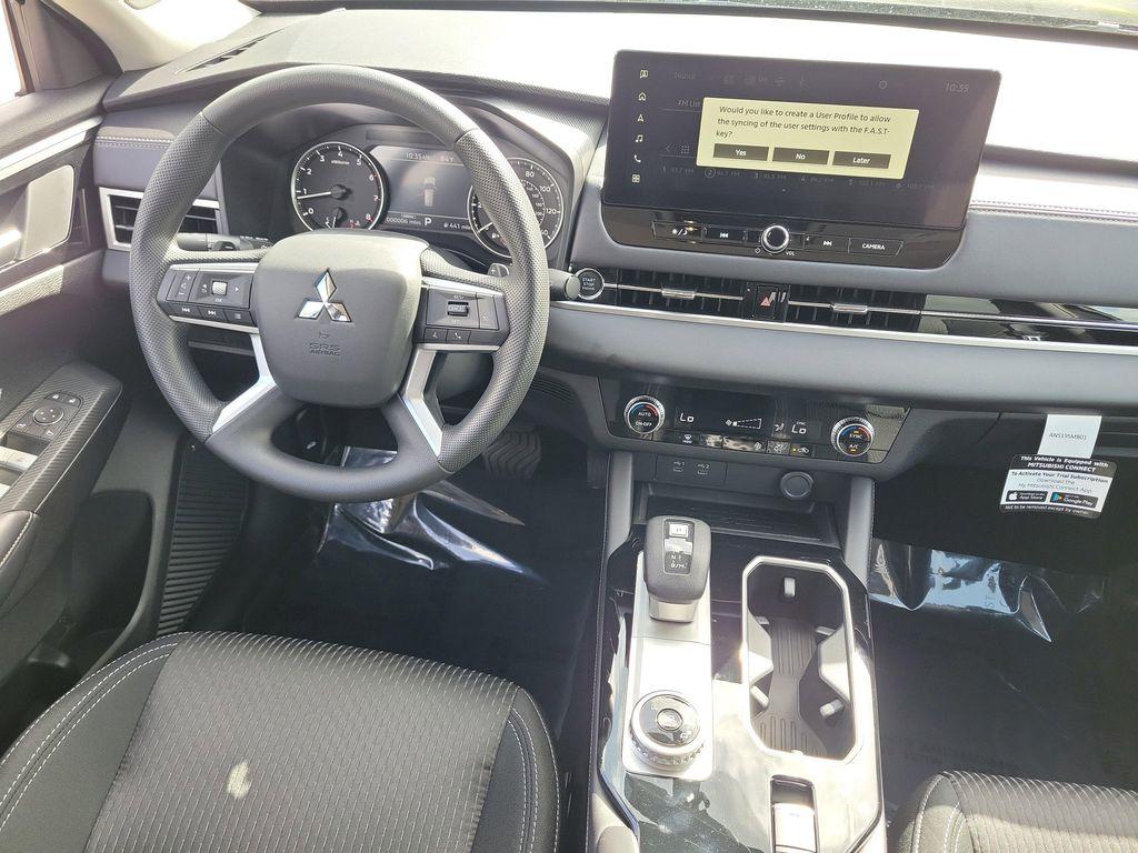 new 2025 Mitsubishi Outlander car, priced at $27,690