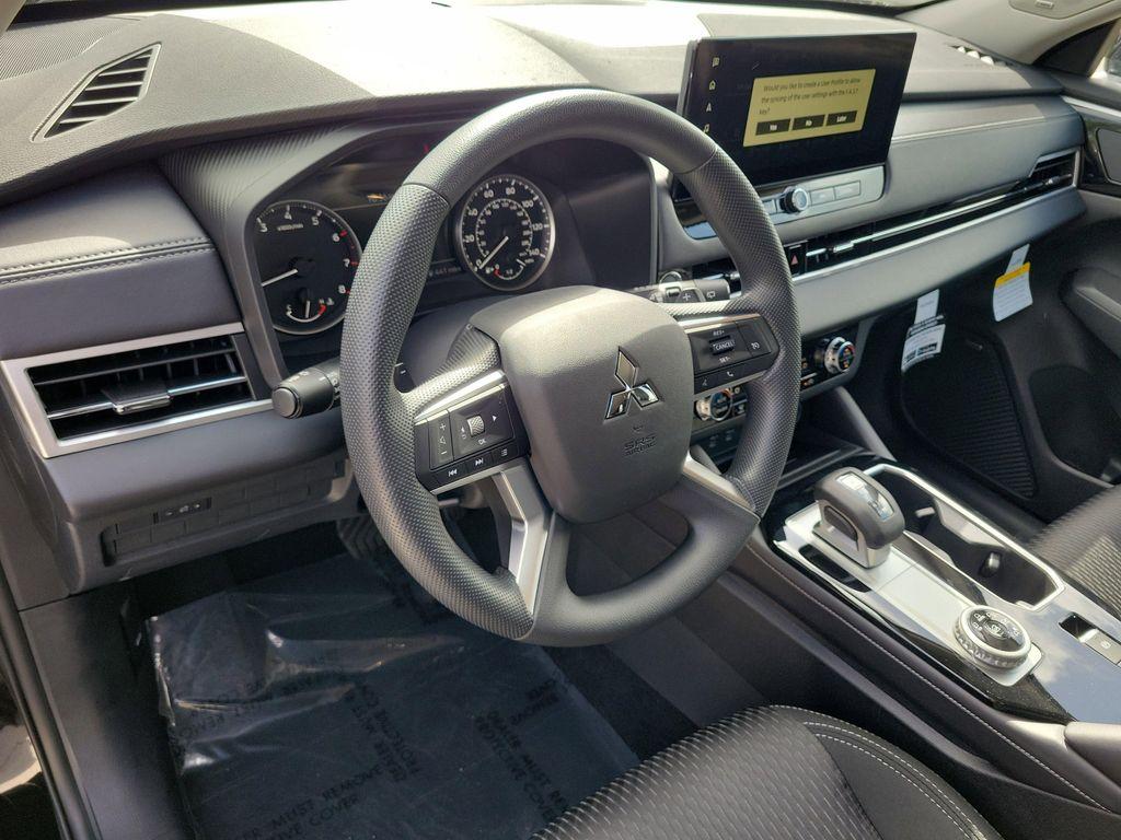 new 2025 Mitsubishi Outlander car, priced at $27,690