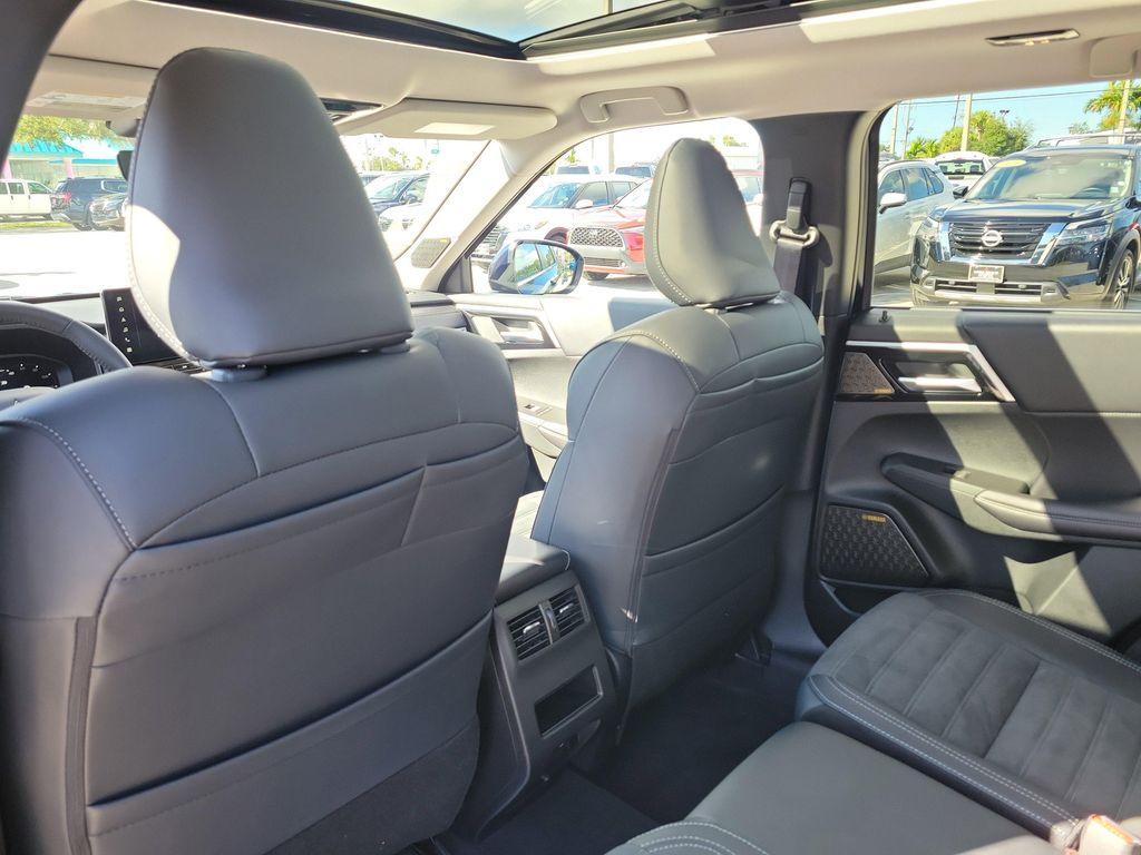 new 2025 Mitsubishi Outlander car, priced at $34,450