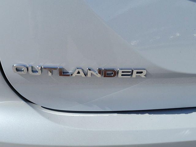 new 2024 Mitsubishi Outlander car, priced at $41,165