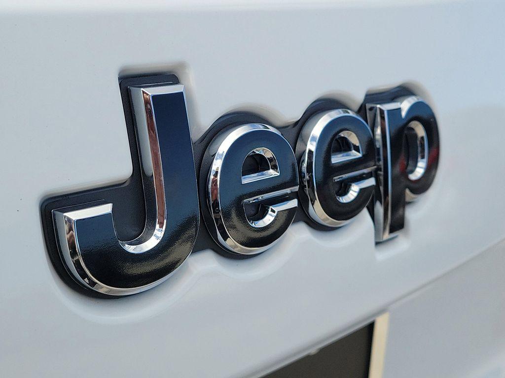 used 2020 Jeep Grand Cherokee car, priced at $17,935