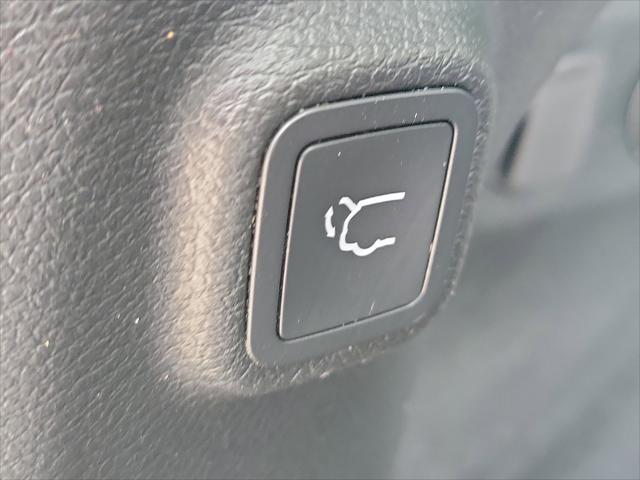 used 2022 Jeep Cherokee car, priced at $25,788