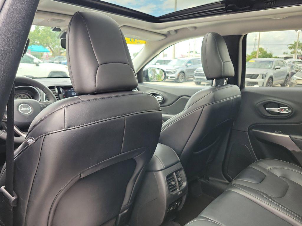 used 2022 Jeep Cherokee car, priced at $24,988
