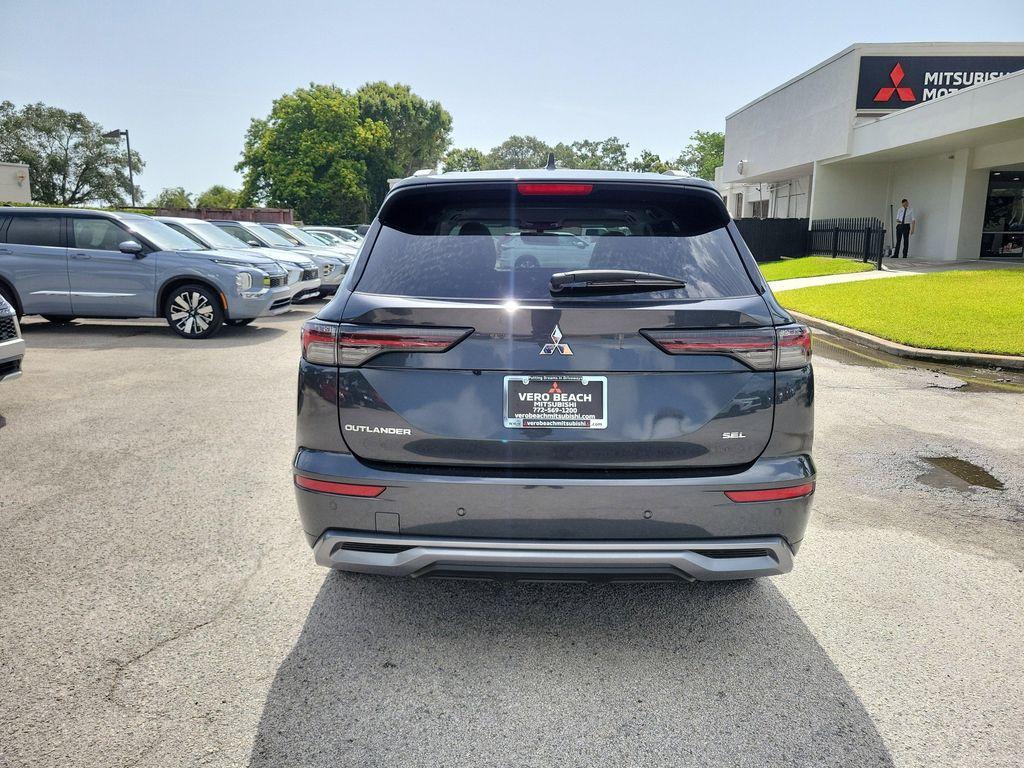 new 2025 Mitsubishi Outlander car, priced at $36,105