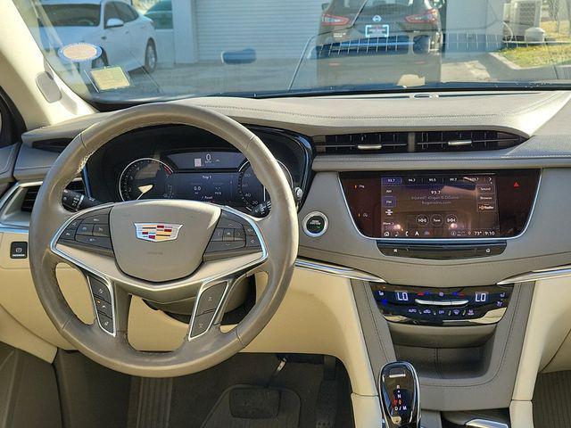 used 2022 Cadillac XT5 car, priced at $30,647