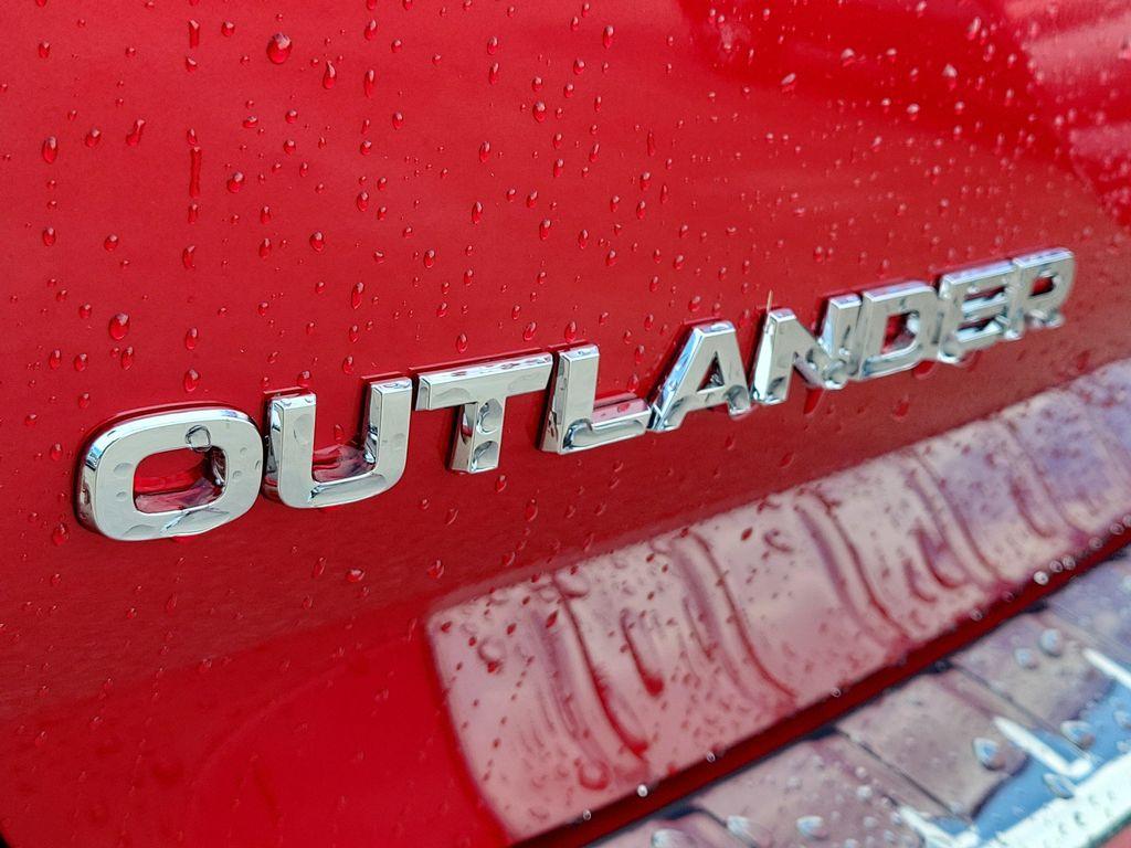 new 2025 Mitsubishi Outlander car, priced at $28,200