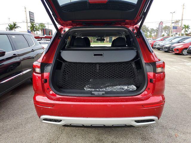 new 2024 Mitsubishi Outlander car, priced at $37,365