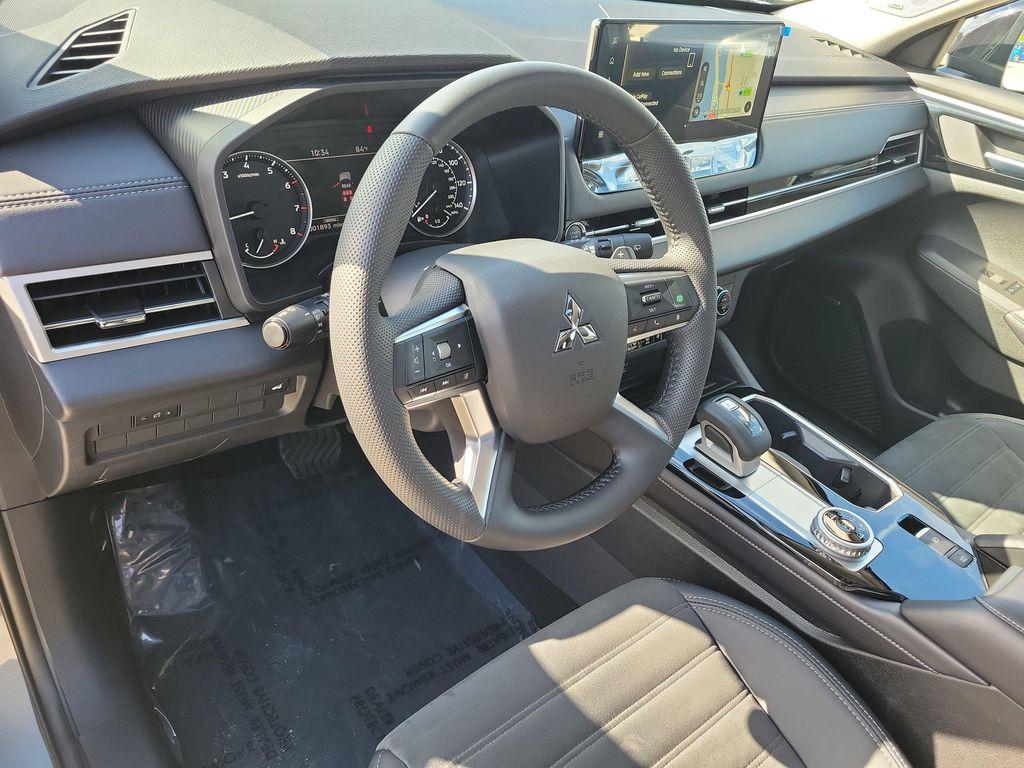 new 2025 Mitsubishi Outlander car, priced at $39,065