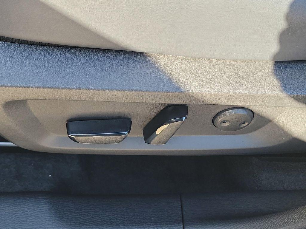 new 2025 Mitsubishi Outlander car, priced at $39,065