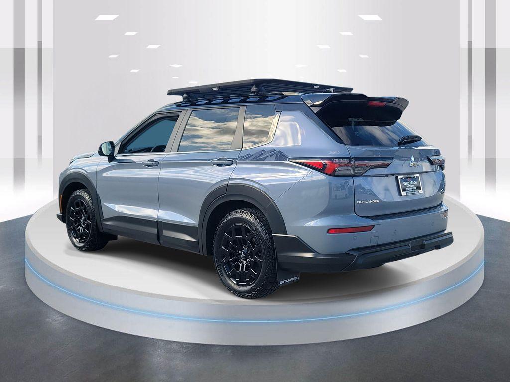 new 2025 Mitsubishi Outlander car, priced at $39,065