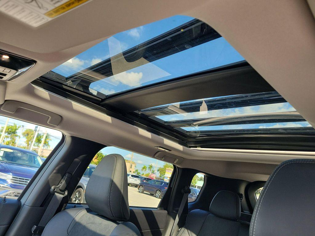 new 2025 Mitsubishi Outlander car, priced at $39,065