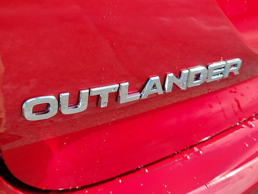 new 2025 Mitsubishi Outlander car, priced at $35,045