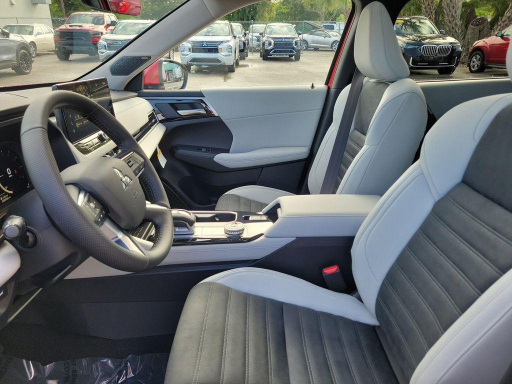 new 2025 Mitsubishi Outlander car, priced at $35,045